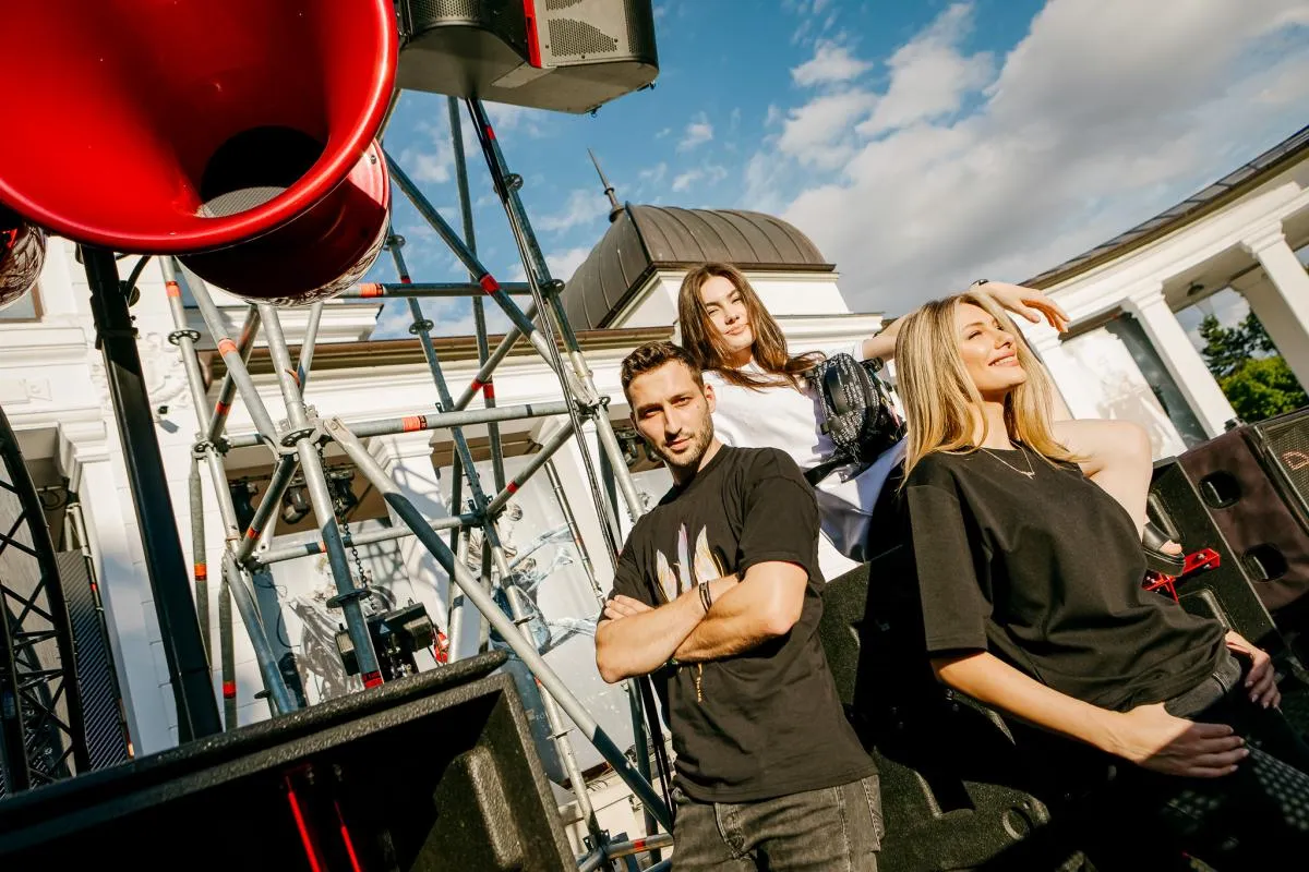 Tricou UNTOLD